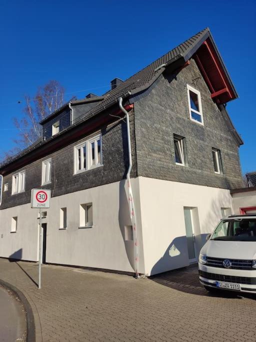 Kinderklinik, 600M Zum Bahnhof 2B ซีเกิน ภายนอก รูปภาพ